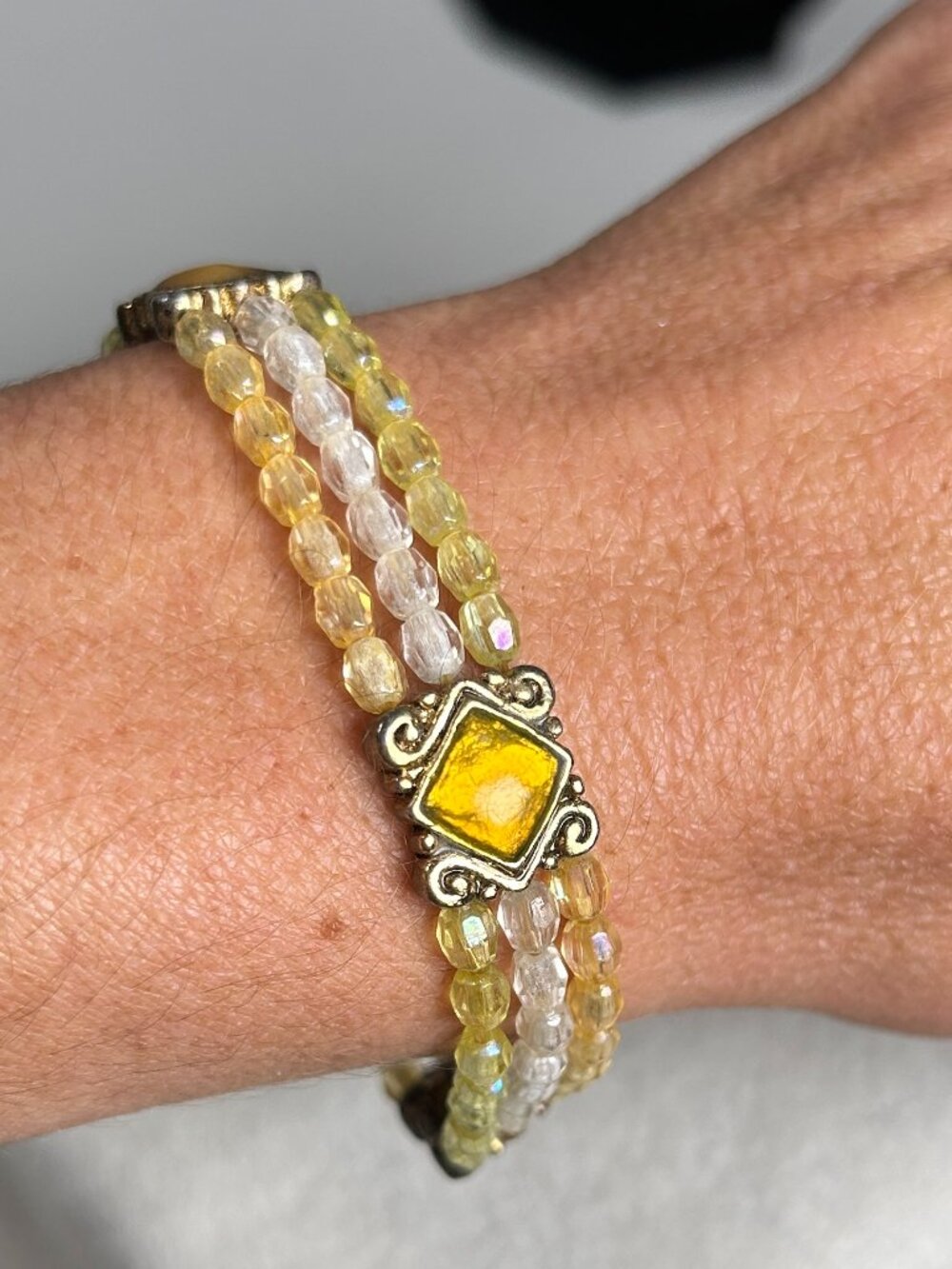 Vintage Multi Strand Yellow Crystal Bead Stretch Bracelet with Gold Tone Accent